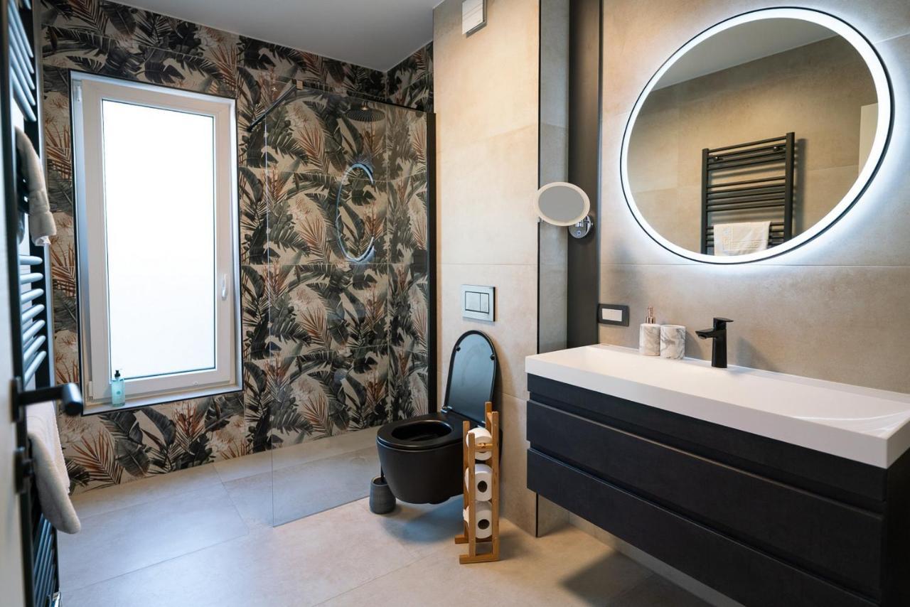 Apartments Kras 24 With Pool Сежана Екстер'єр фото