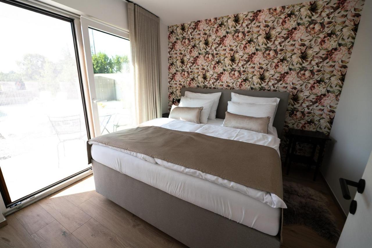 Apartments Kras 24 With Pool Сежана Екстер'єр фото