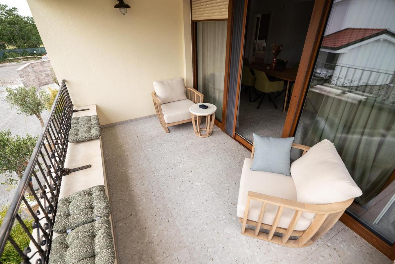 Apartments Kras 24 With Pool Сежана Екстер'єр фото